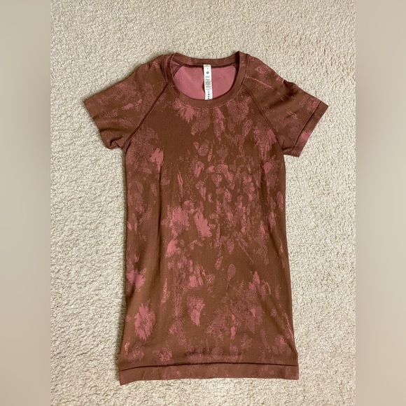 Lululemon Swiftly Tech short sleeve - Picture 2 of 4